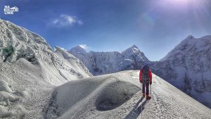 Island Peak i szczeliny lodowe