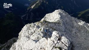 Mala Mojstrovka na tle gór