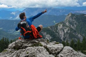 Panorama na szczycie Malej Mojstorvki w Alpach Julijskich