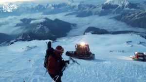 Ratraki podwoążce turystów na Elbrusie