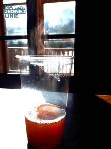 Schronisko na HAli kondratowej i grzaniec zimą