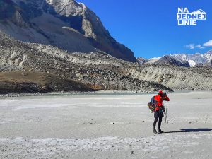 Amphu Lapcha i jezioro polodowcowe