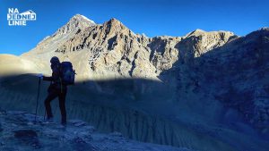 Droga na przełęcz Thorung La w Himalajach