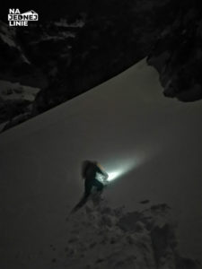 Podejście pod lodospad Kuluar Kurtyki nad Morskim Okiem. Ostatnie metry