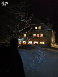 Schronisko Murowaniec w nocy