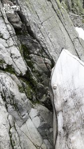 Zamarła turnia śnieg latem w Tatrach