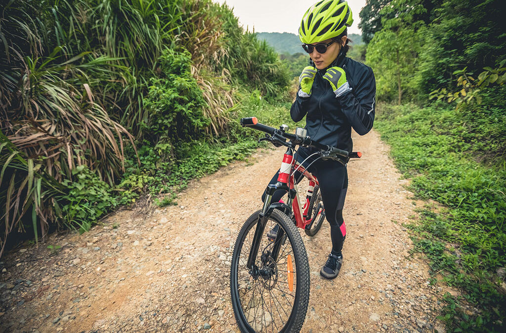 Odzież na rower w góry – jak kupić odpowiednią?